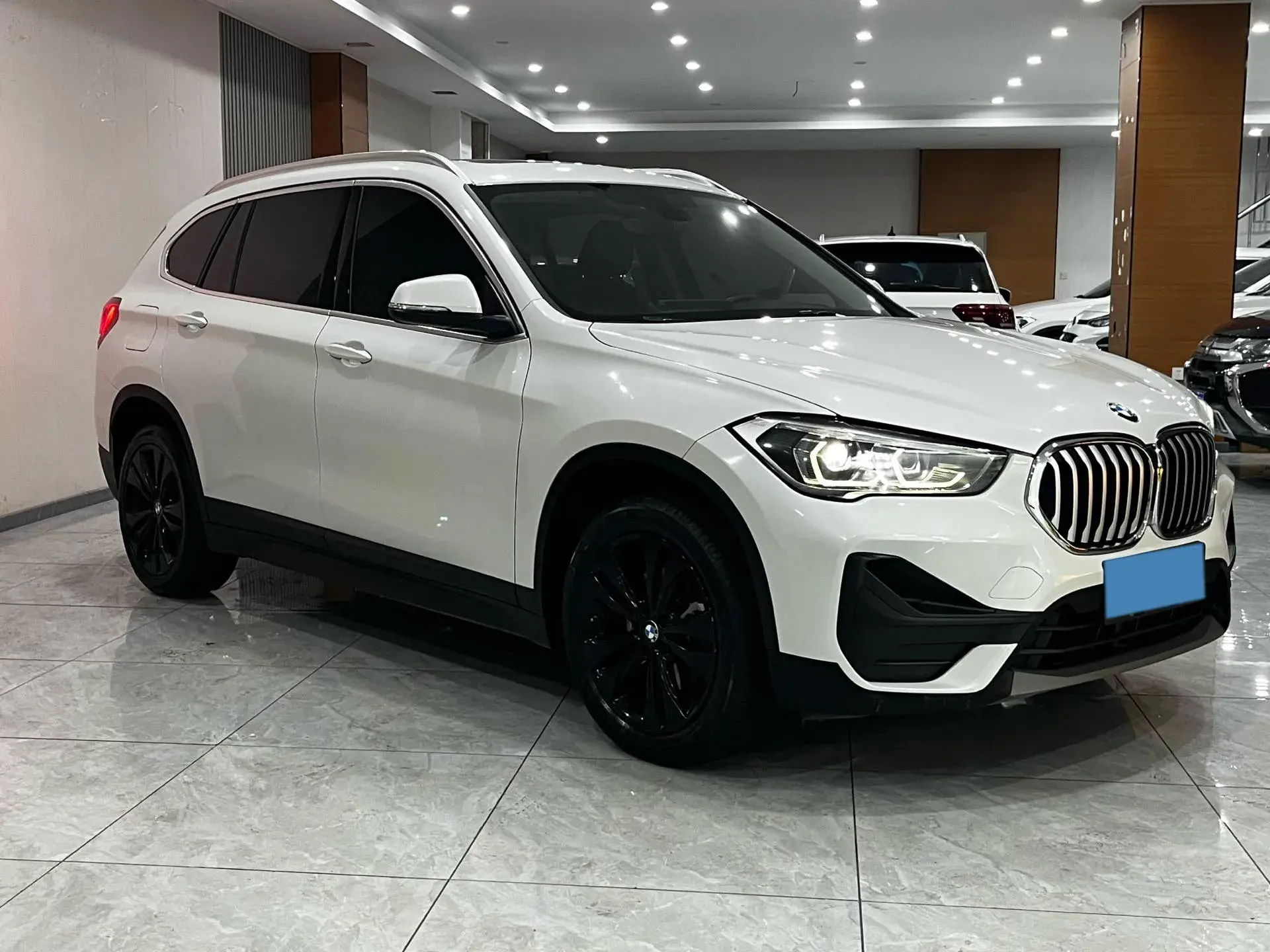 2021 BMW X1 thumbnail 3