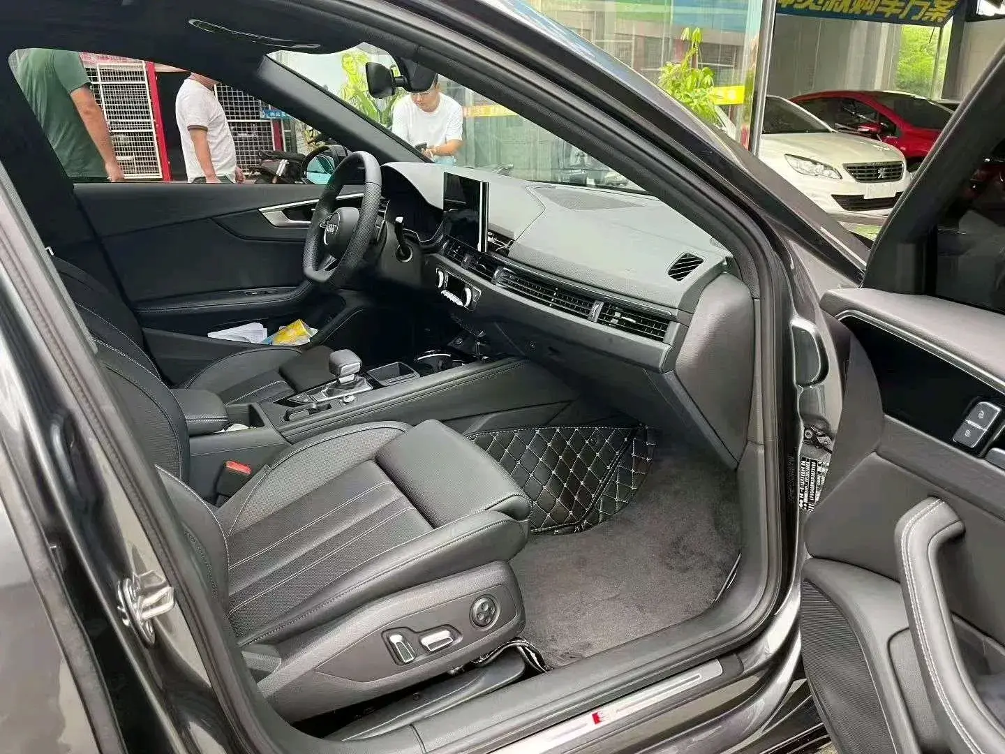 2024 AUDI A4L thumbnail 4