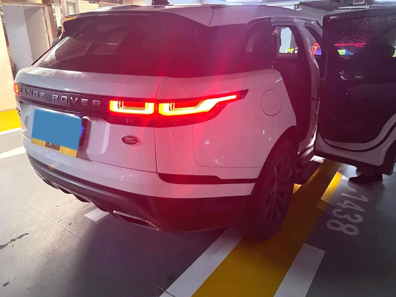 2020 LAND ROVER thumbnail 2