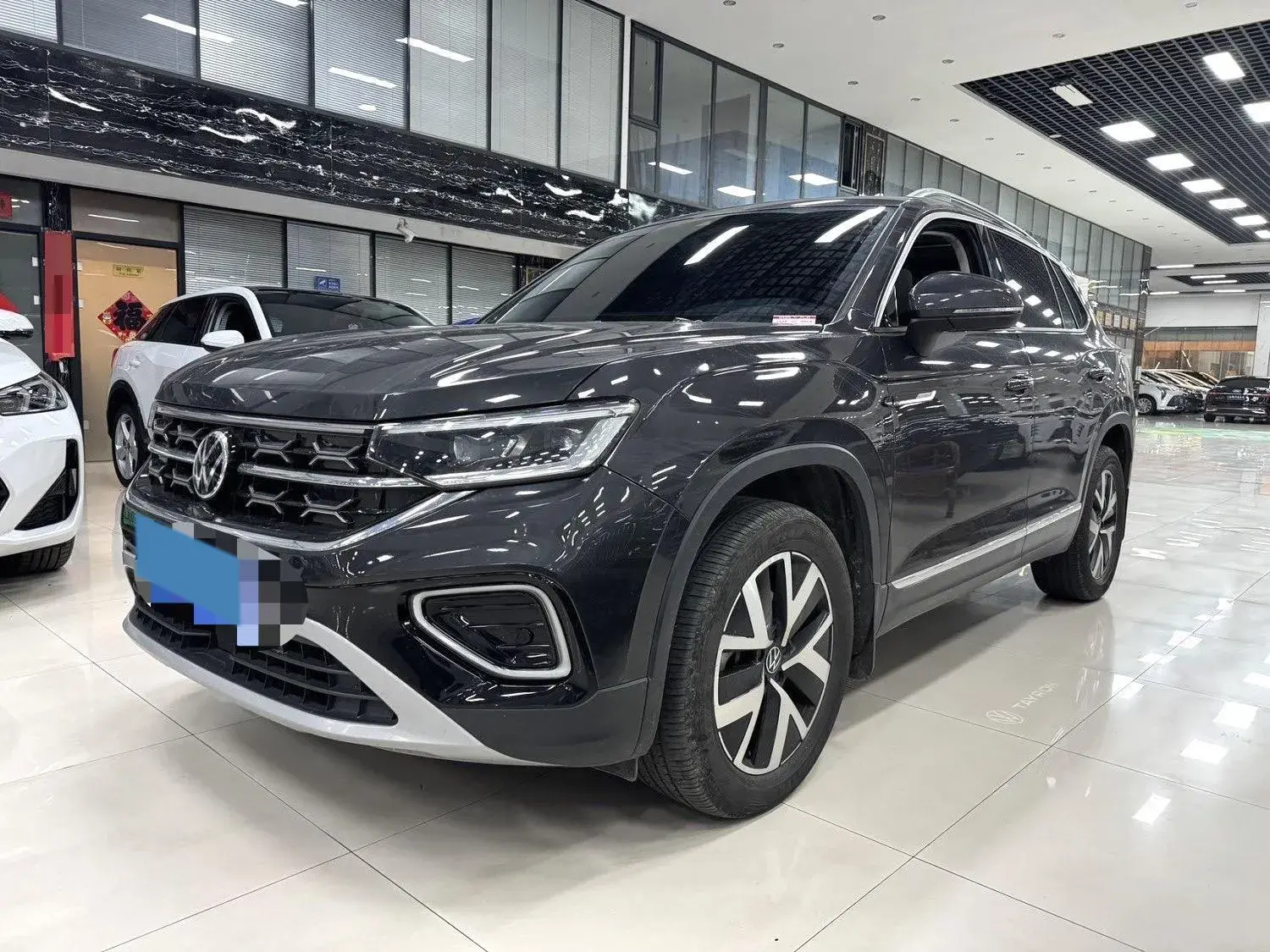 2023 VOLKSWAGEN TAYRON view 1