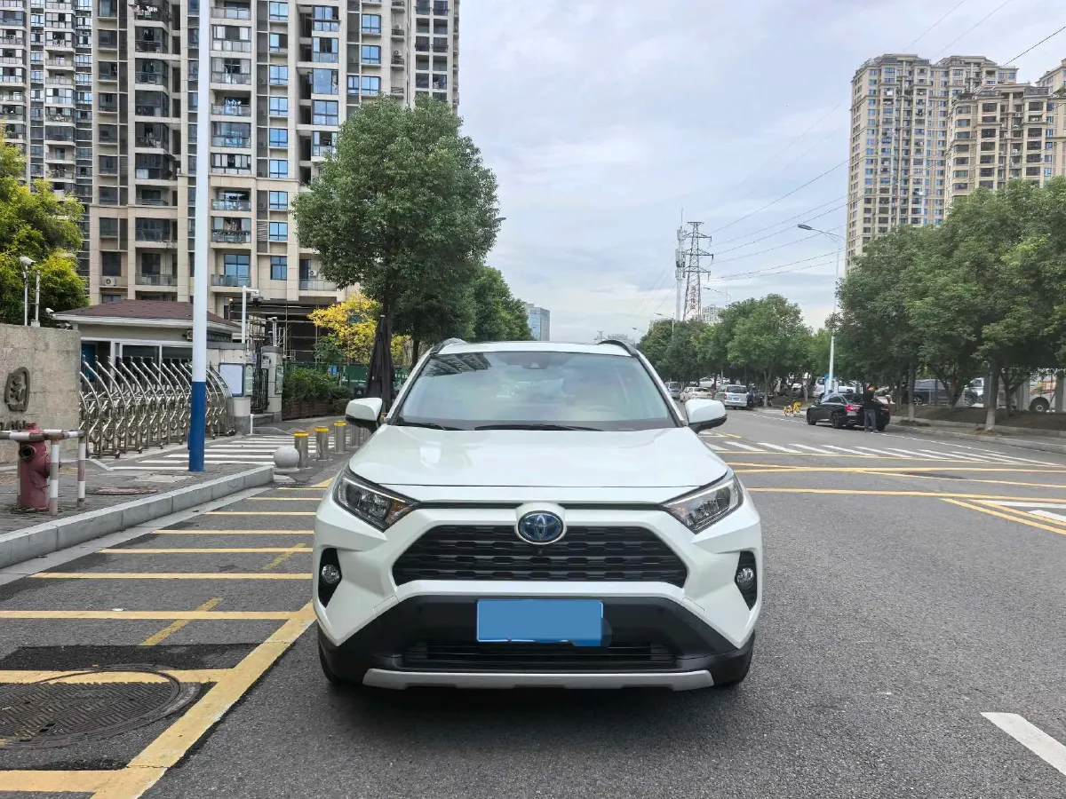 2021 Toyota RAV4 Hybird E+ 2.5L 180HP L4 E-CVT PHEV 15.984KWH,autocango,china used car exporter,china ev exporter,chinese used car exporter,chinese used ev exporter