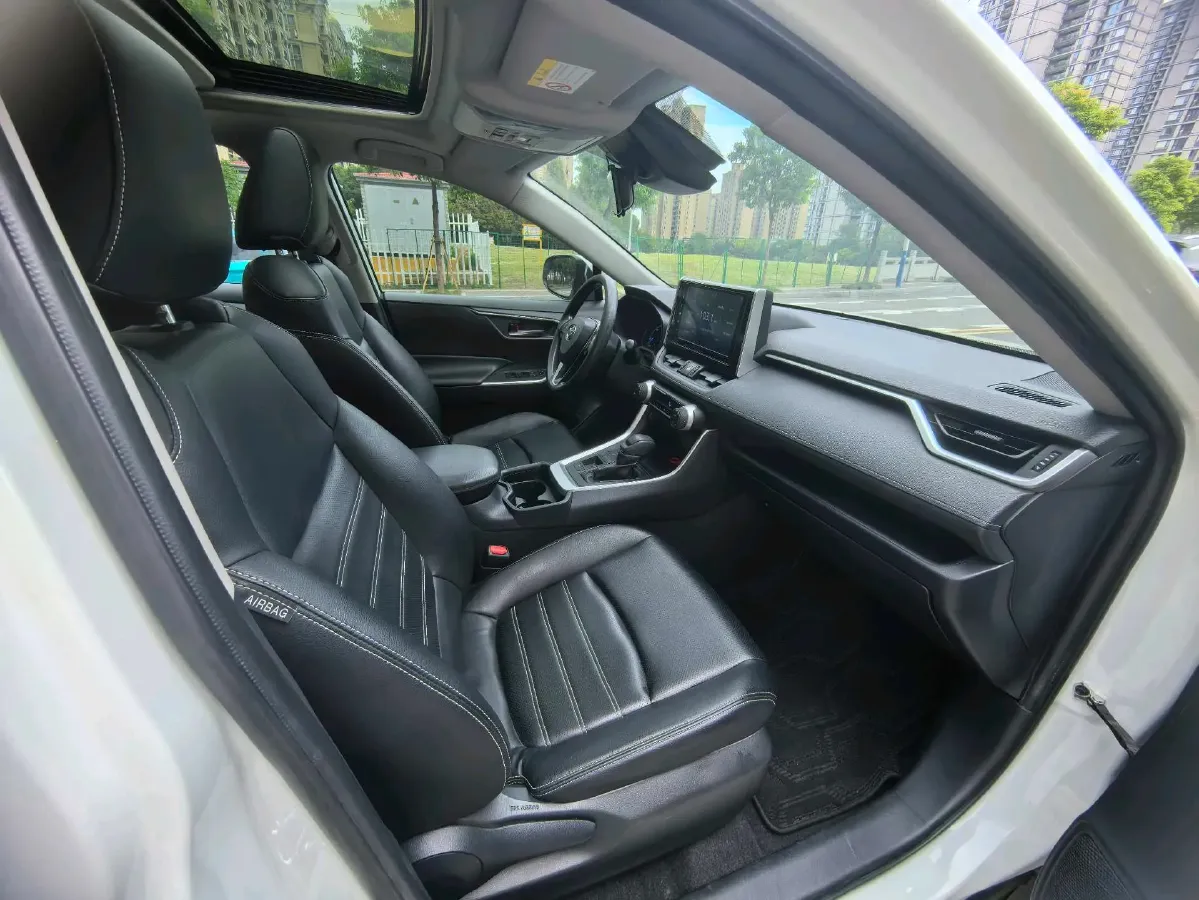 2021 Toyota RAV4 Hybird E+ 2.5L 180HP L4 E-CVT PHEV 15.984KWH,autocango,china used car exporter,china ev exporter,chinese used car exporter,chinese used ev exporter