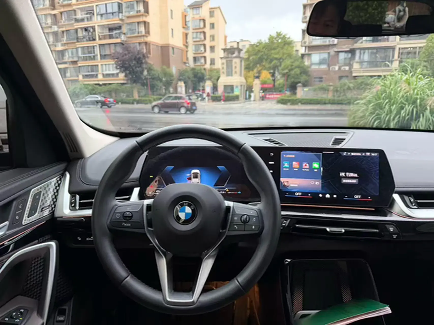 2023 BMW X1 thumbnail 4