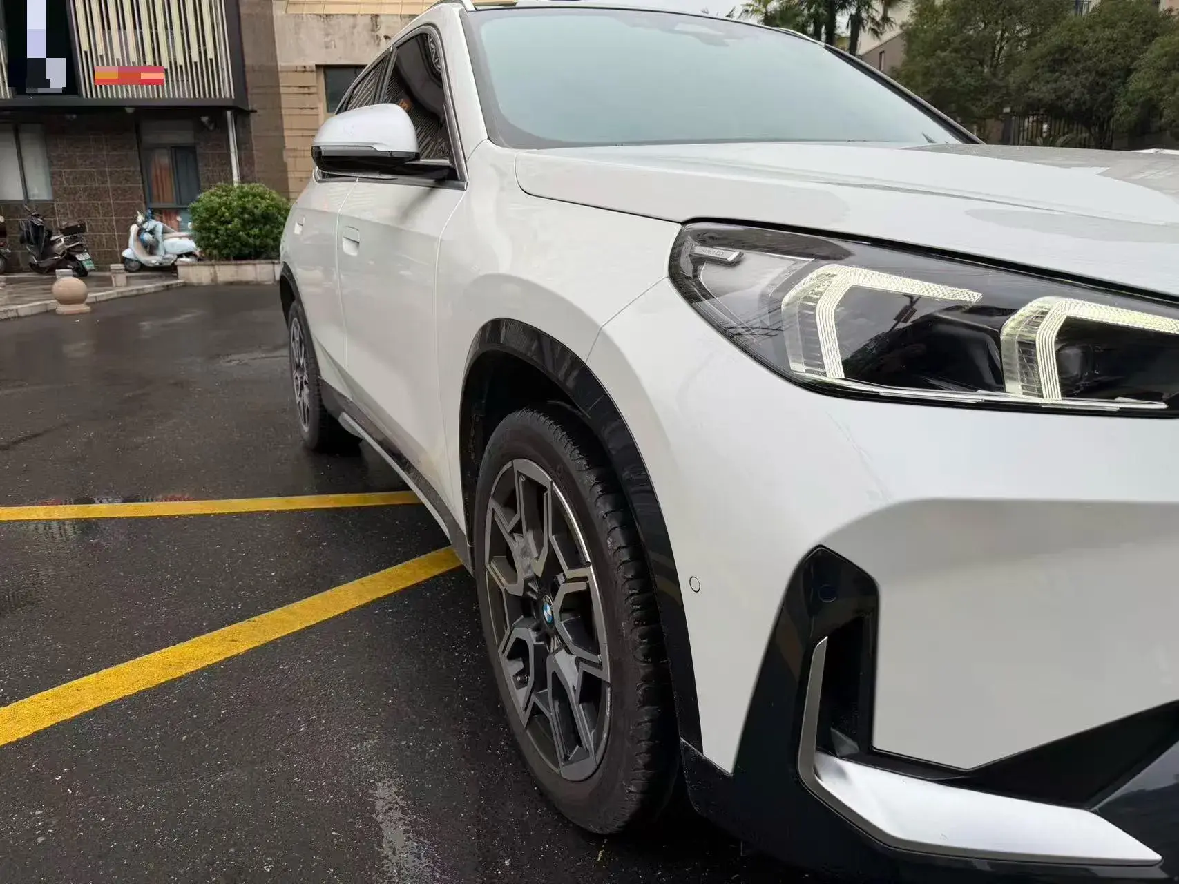 2023 BMW X1 thumbnail 3
