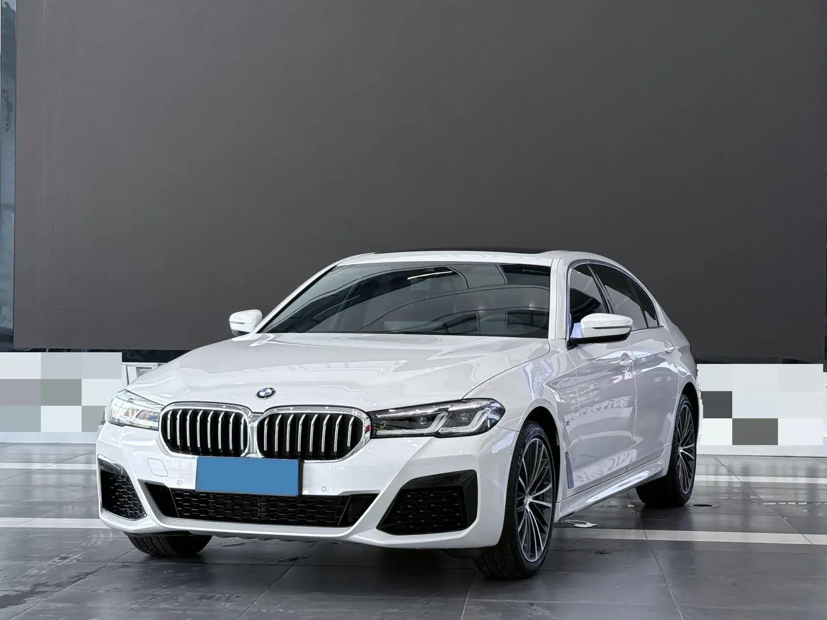 2021 BMW 5 view 1