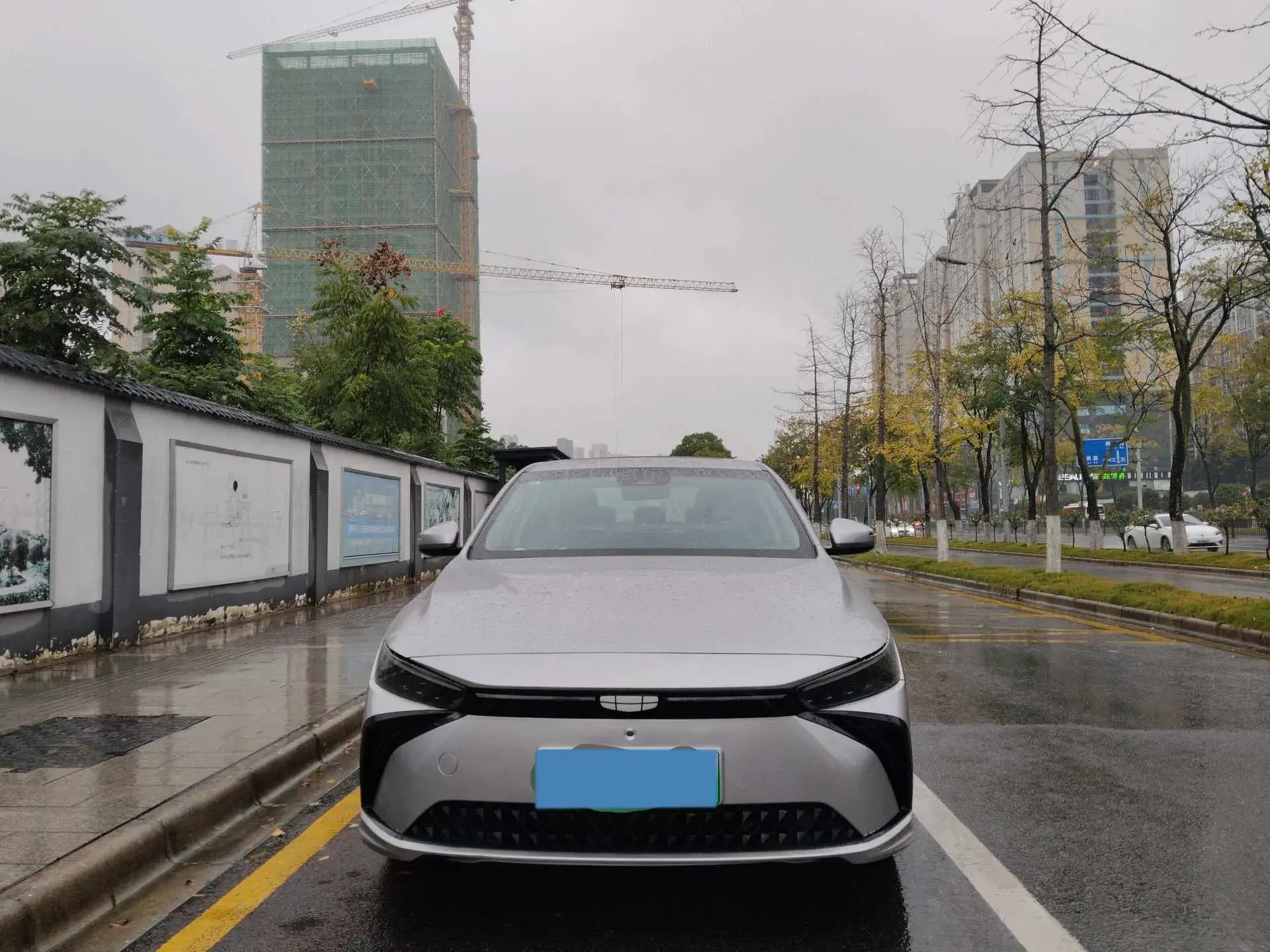 2024 GEOMETRY G6 thumbnail 2