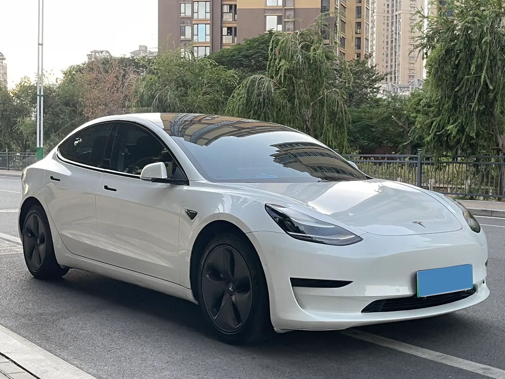 2019 TESLA MODEL thumbnail 3