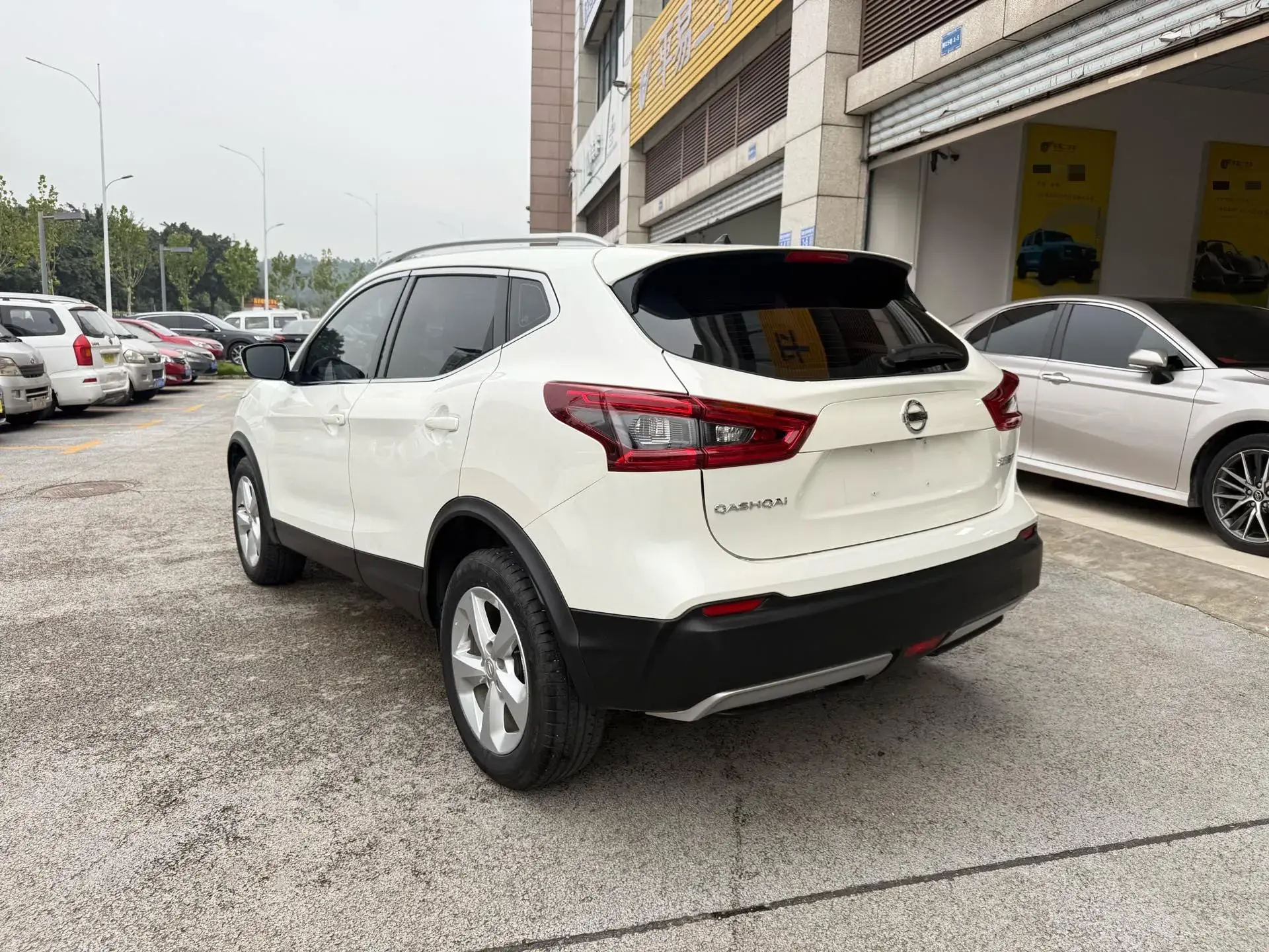 2021 NISSAN QASHQAI thumbnail 4