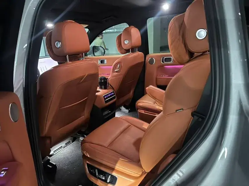 2023 LI L8 thumbnail 4