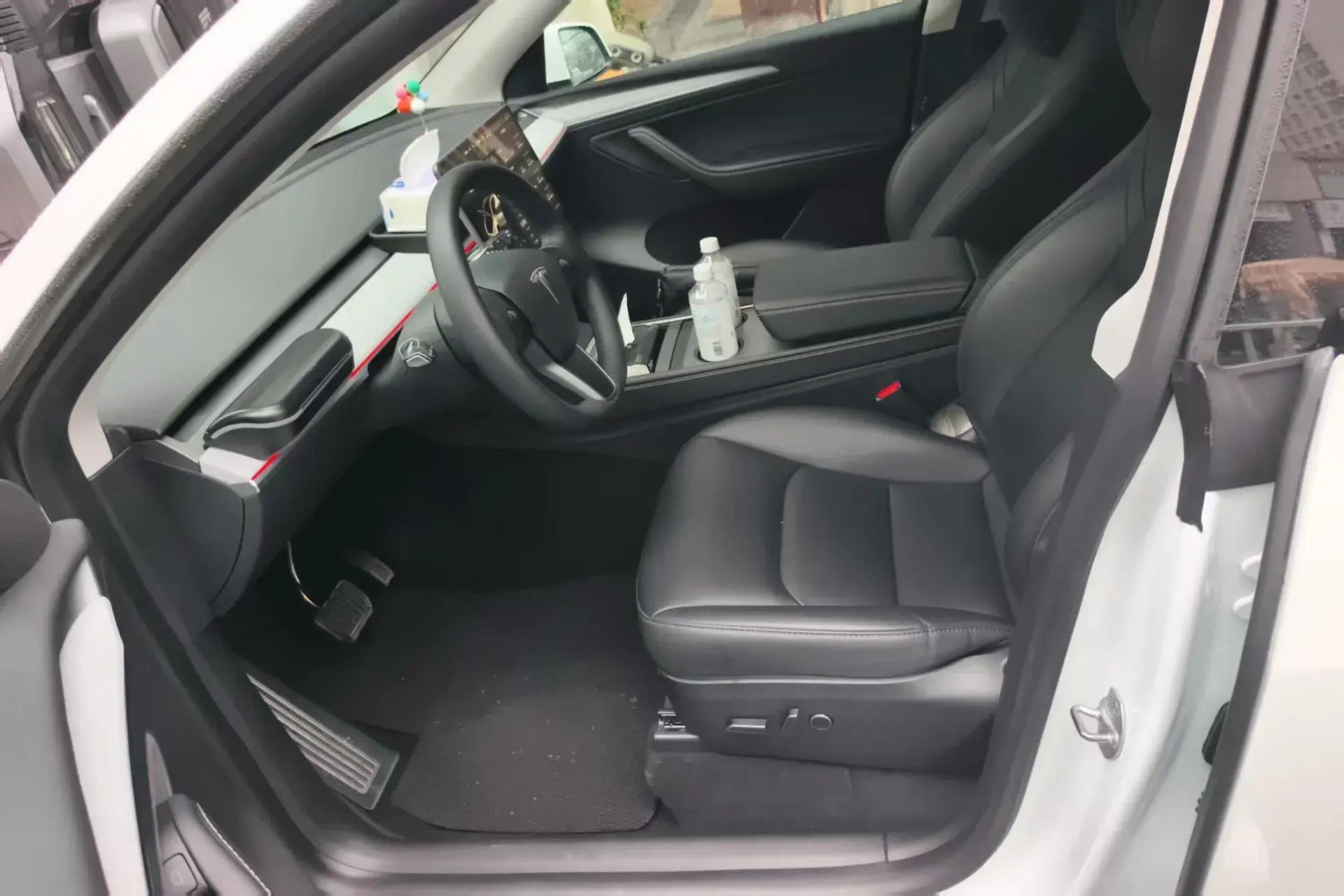 2024 TESLA MODEL thumbnail 4