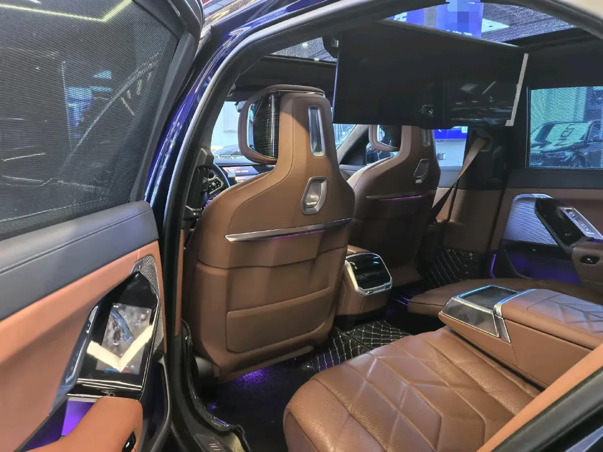 2023 BMW 7 Series 3.0T 381HP L6 8AT,autocango,china used car exporter,china ev exporter,chinese used car exporter,chinese used ev exporter