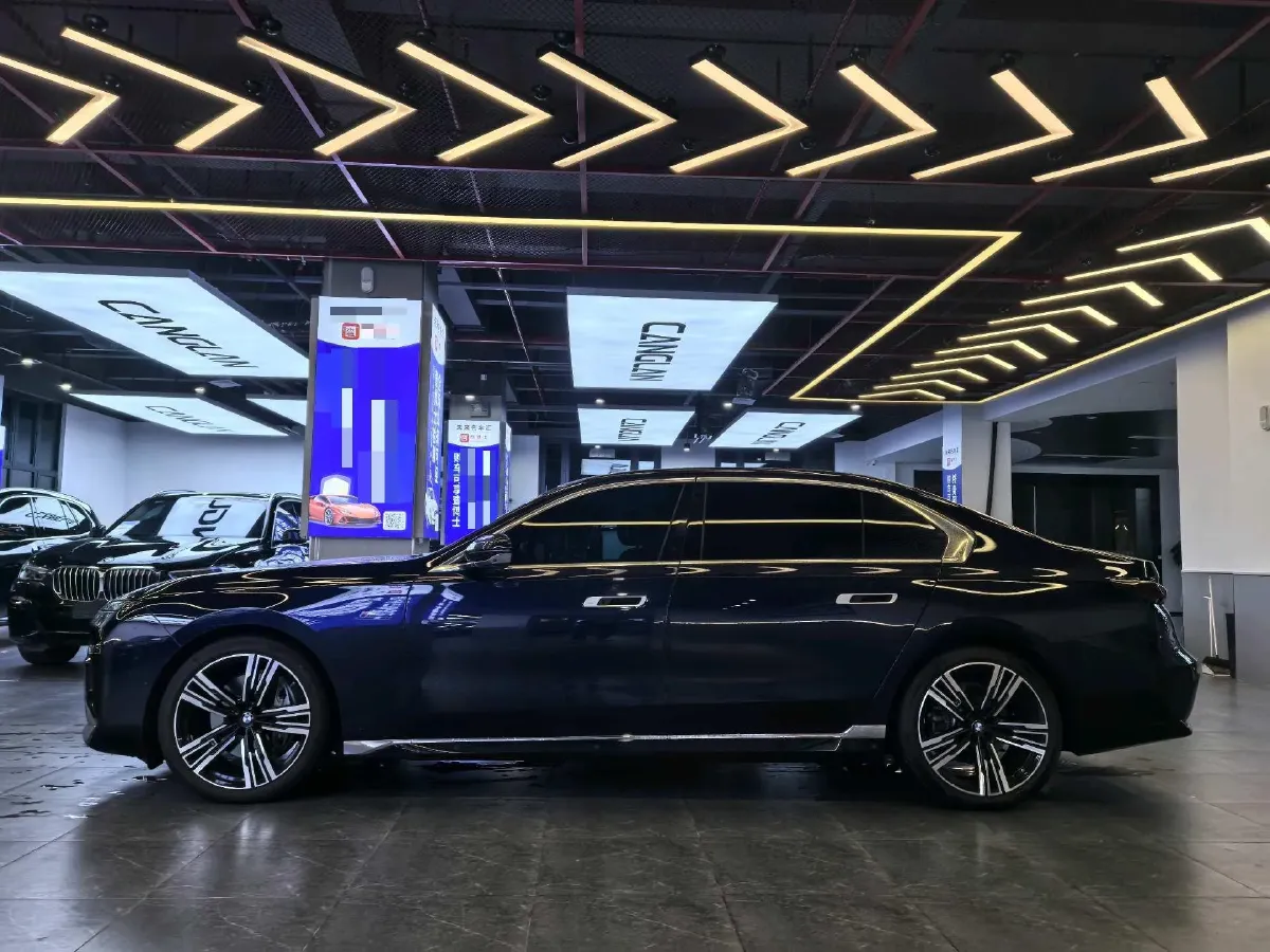 2023 BMW 7 Series 3.0T 381HP L6 8AT,autocango,china used car exporter,china ev exporter,chinese used car exporter,chinese used ev exporter