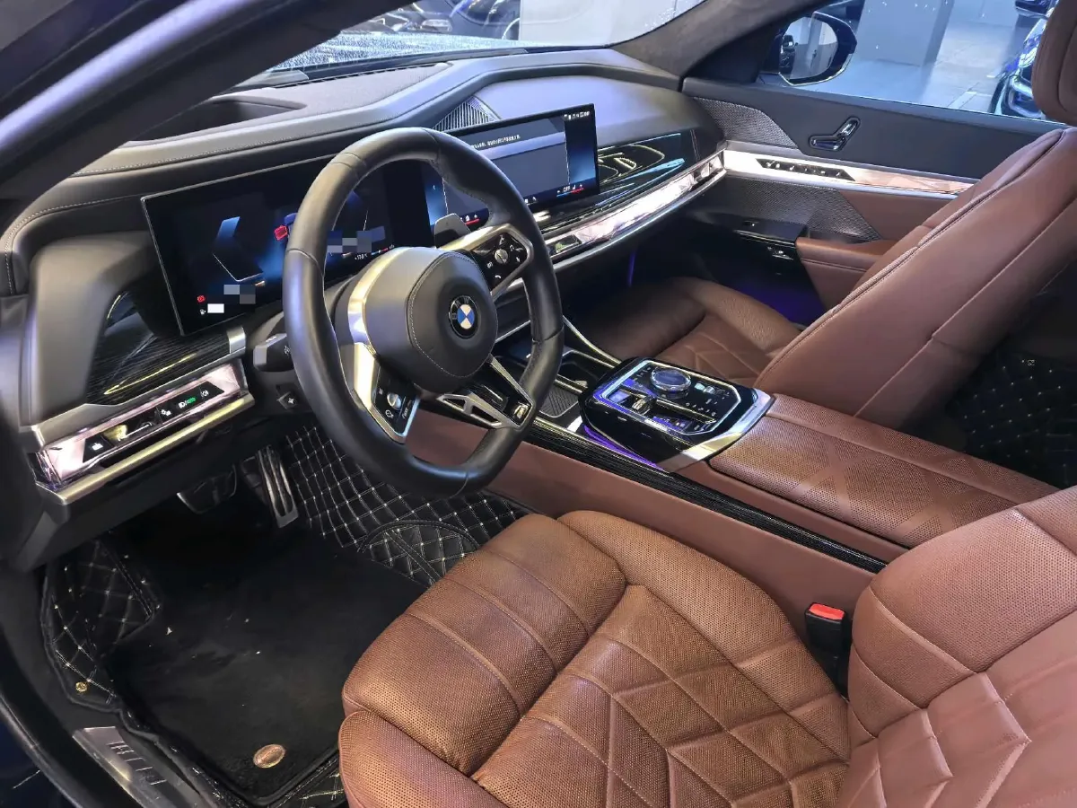 2023 BMW 7 Series 3.0T 381HP L6 8AT,autocango,china used car exporter,china ev exporter,chinese used car exporter,chinese used ev exporter