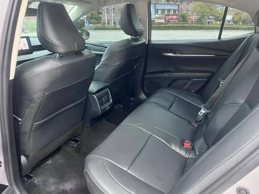 2024 TOYOTA CAMRY thumbnail 3