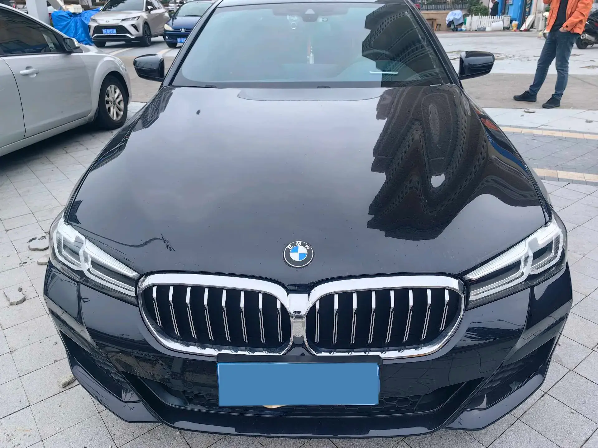 2021 BMW 5 thumbnail 2