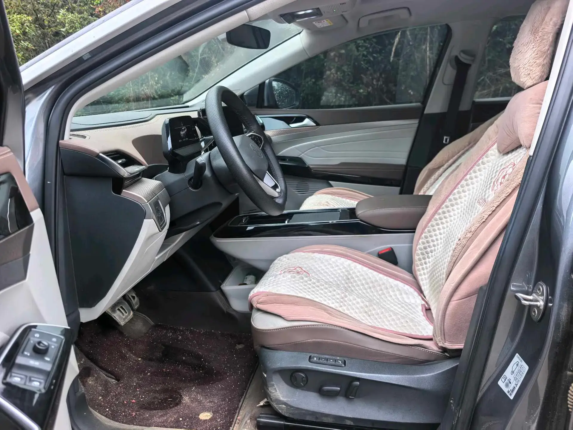 2022 VOLKSWAGEN ID.6 thumbnail 4