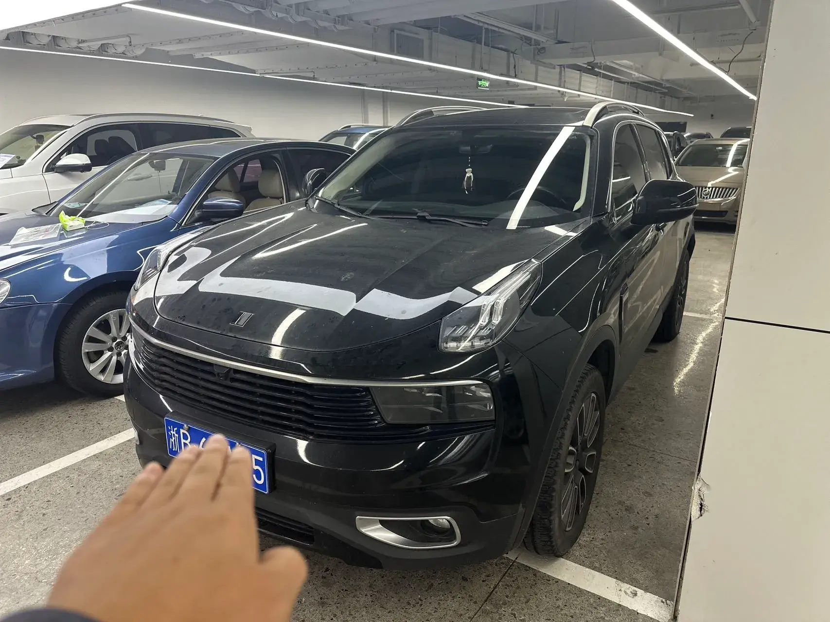 2020 LYNK&CO 01 view 1