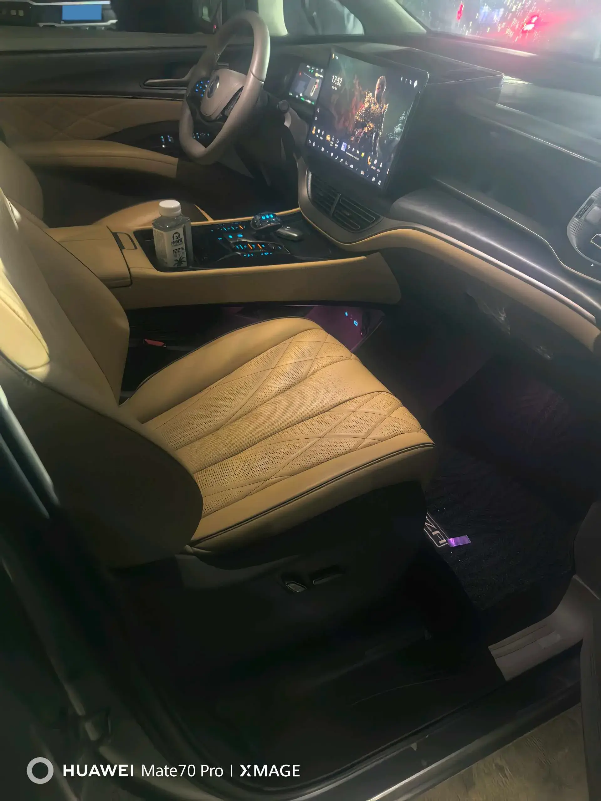 2023 DENZA D9 thumbnail 3