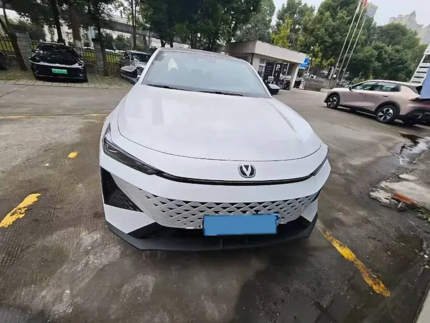 2024 CHANGAN UNI-V thumbnail 2