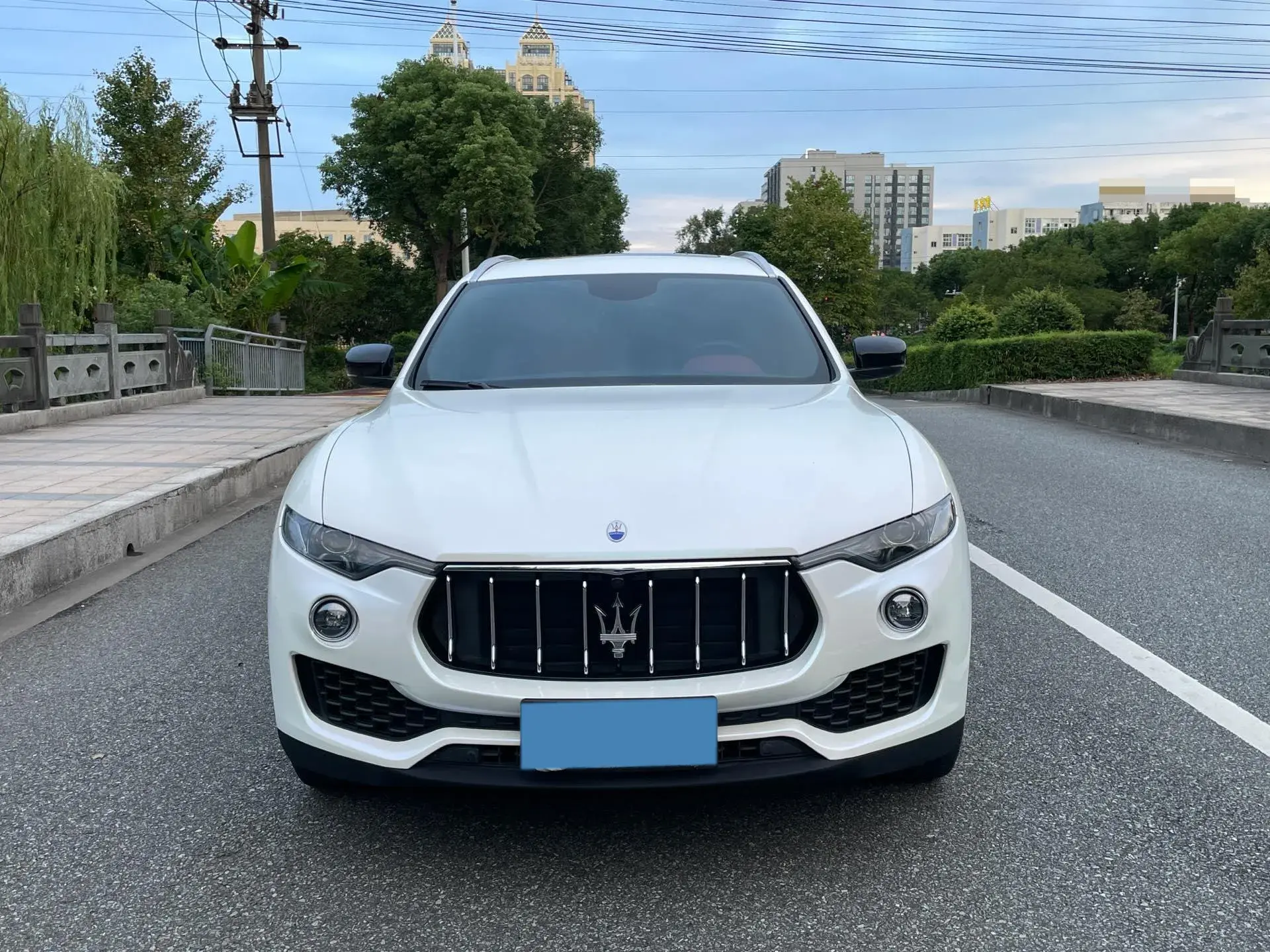 2020 MASERATI LEVANTE thumbnail 2