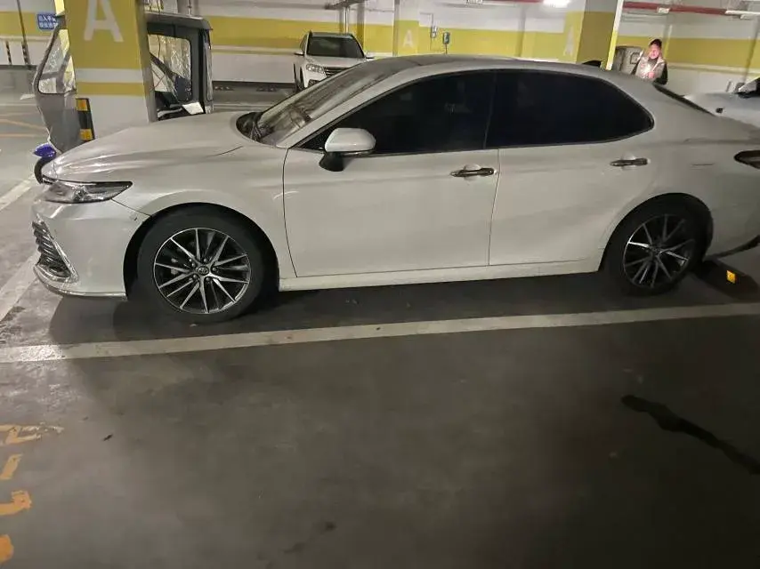 2021 TOYOTA CAMRY thumbnail 3