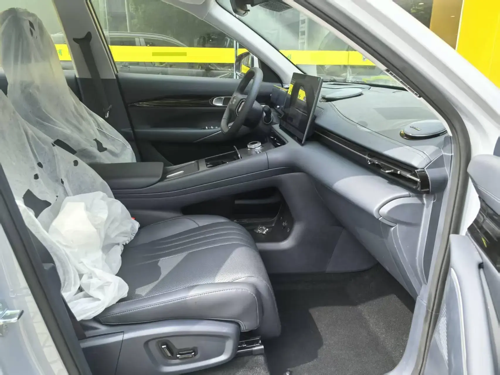 2023 GEELY GALAXY thumbnail 3