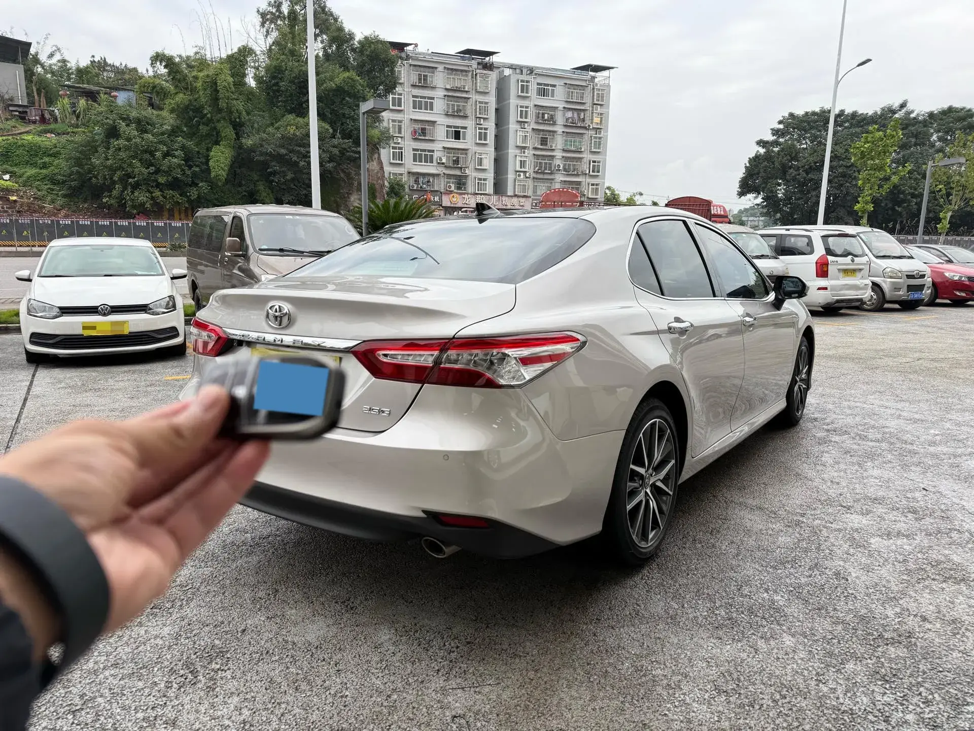 2021 TOYOTA CAMRY thumbnail 3