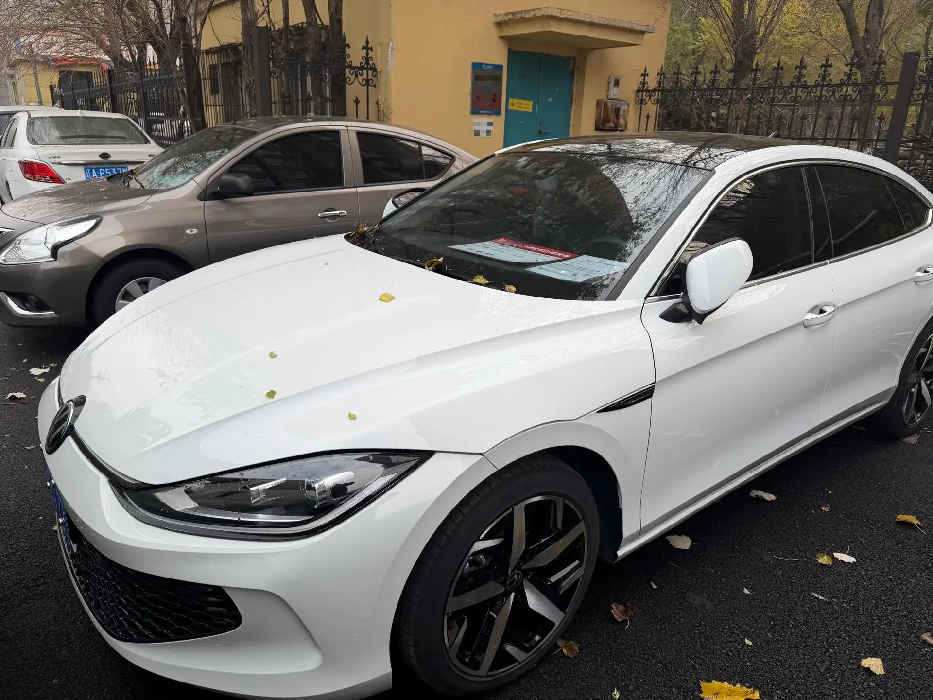 2024 VOLKSWAGEN LAMANDO view 1