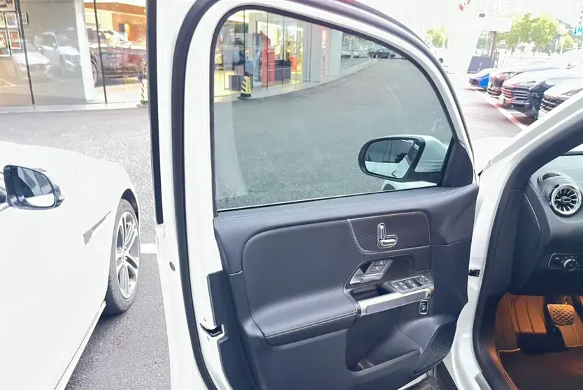 2022 MERCEDES-BENZ GLB thumbnail 3