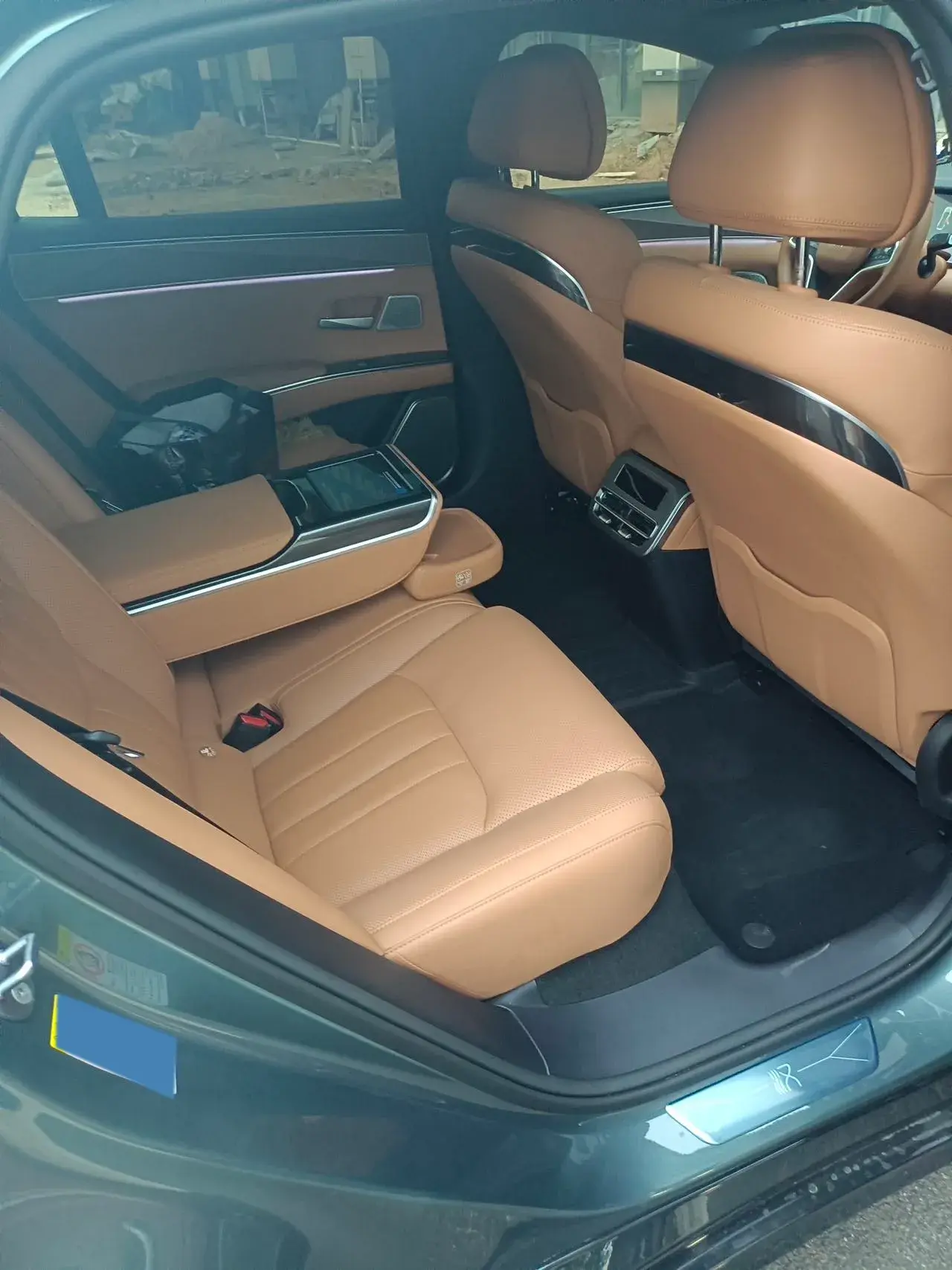 2025 BYD HANL thumbnail 3