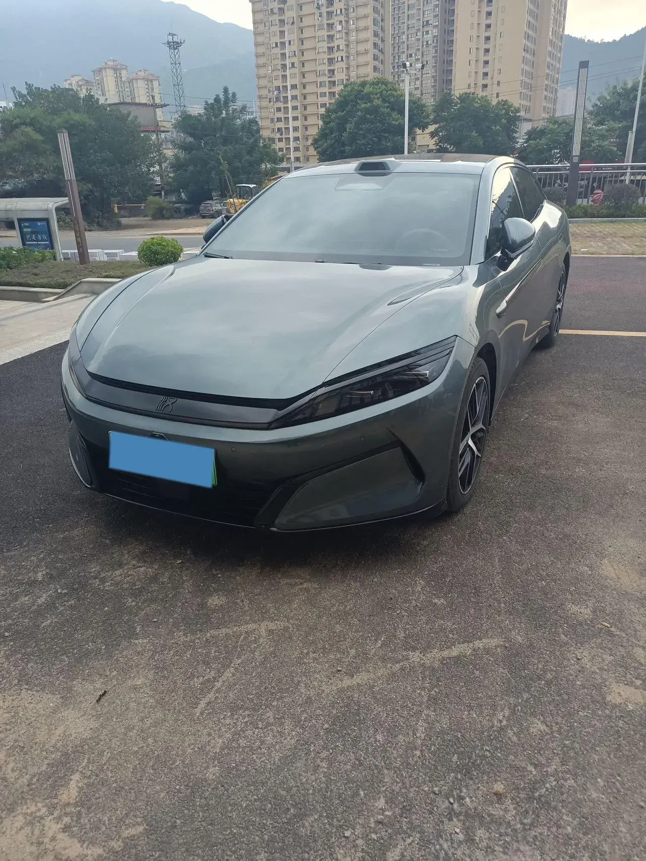 2025 BYD HANL view 1