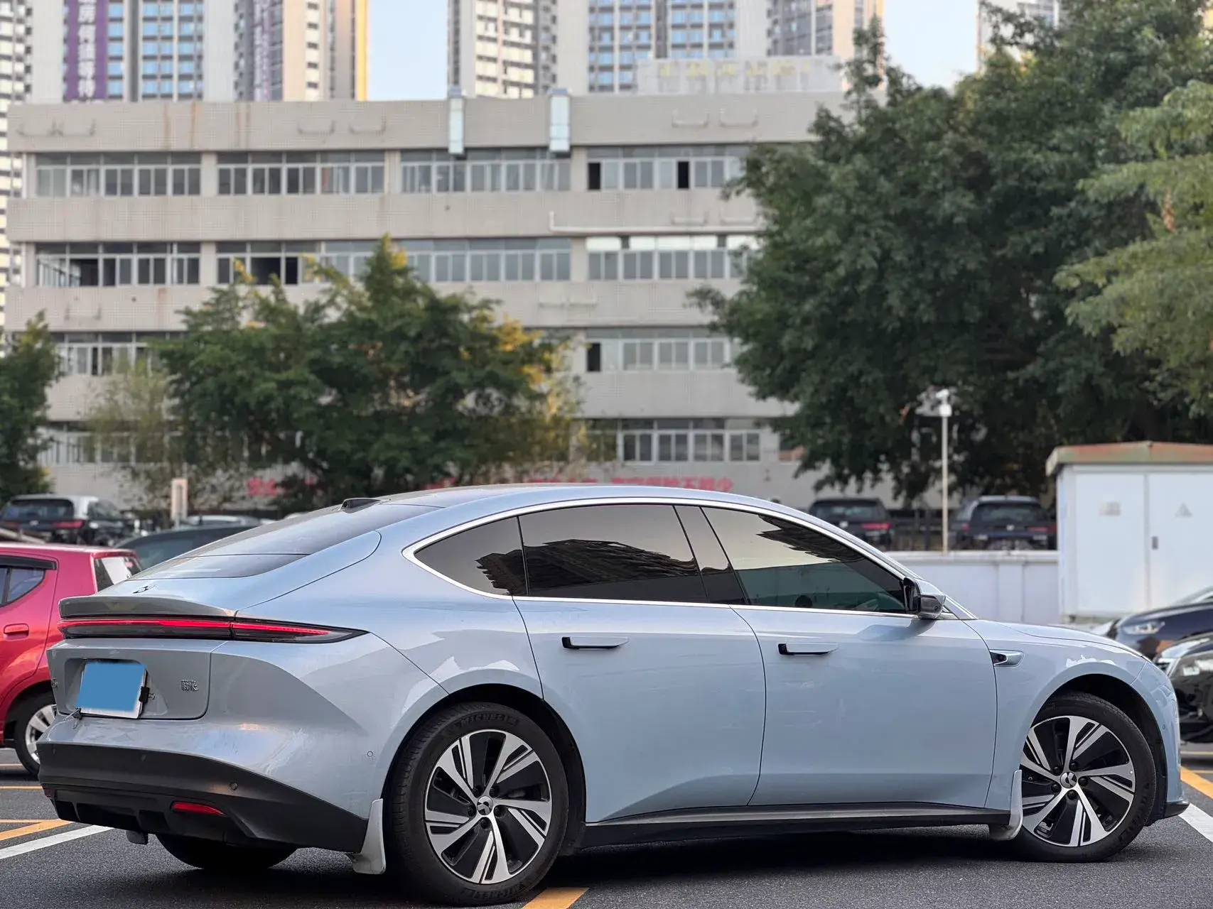 2024 NIO ET5 thumbnail 4