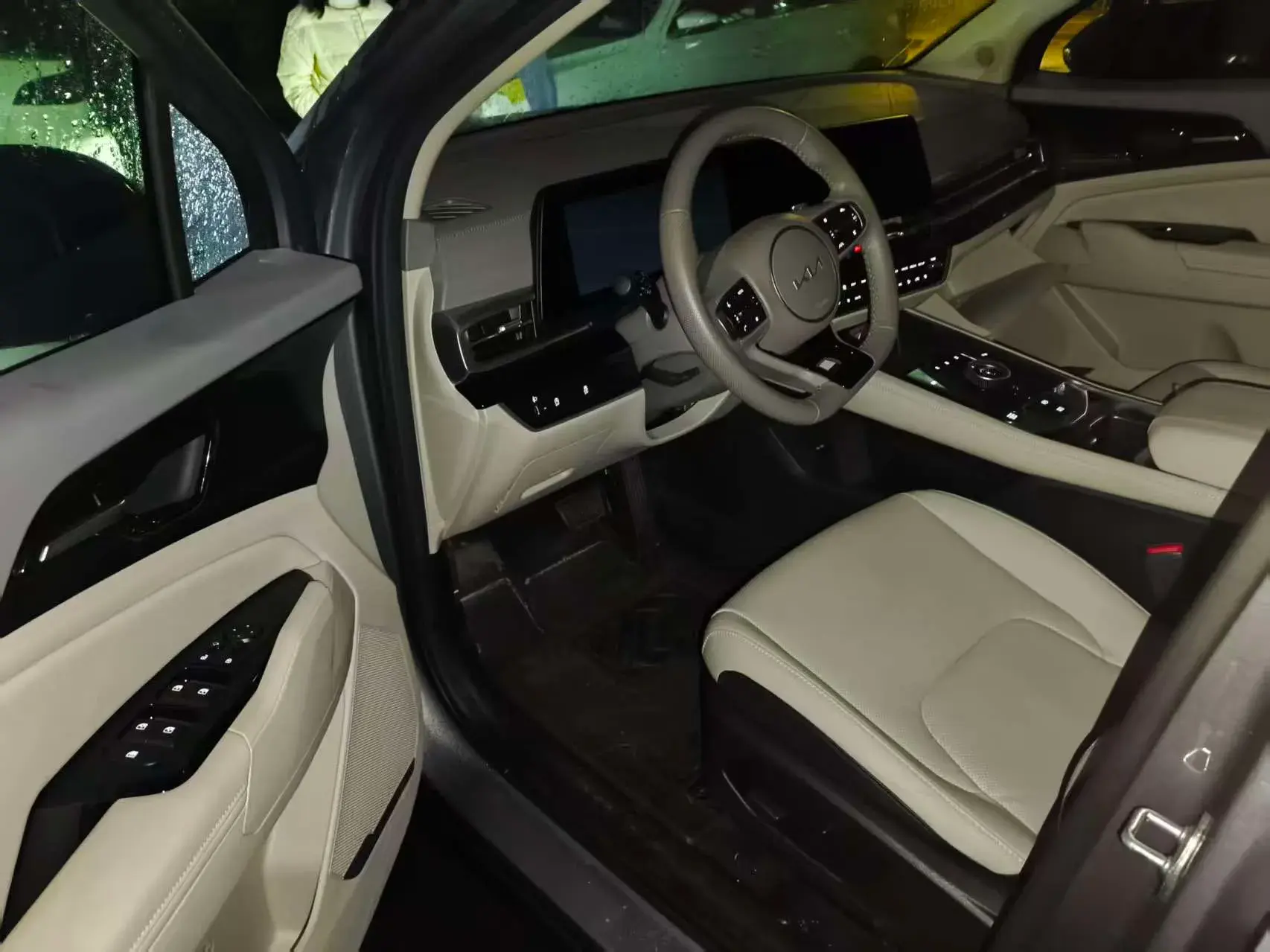 2023 KIA SPORTAGE thumbnail 3