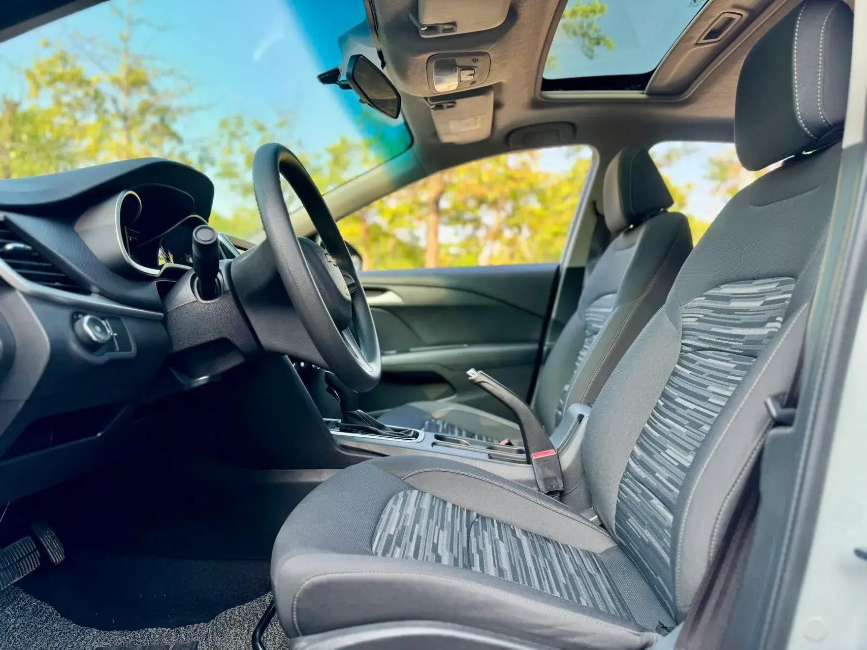 2019 CHEVROLET CAVALIER thumbnail 3