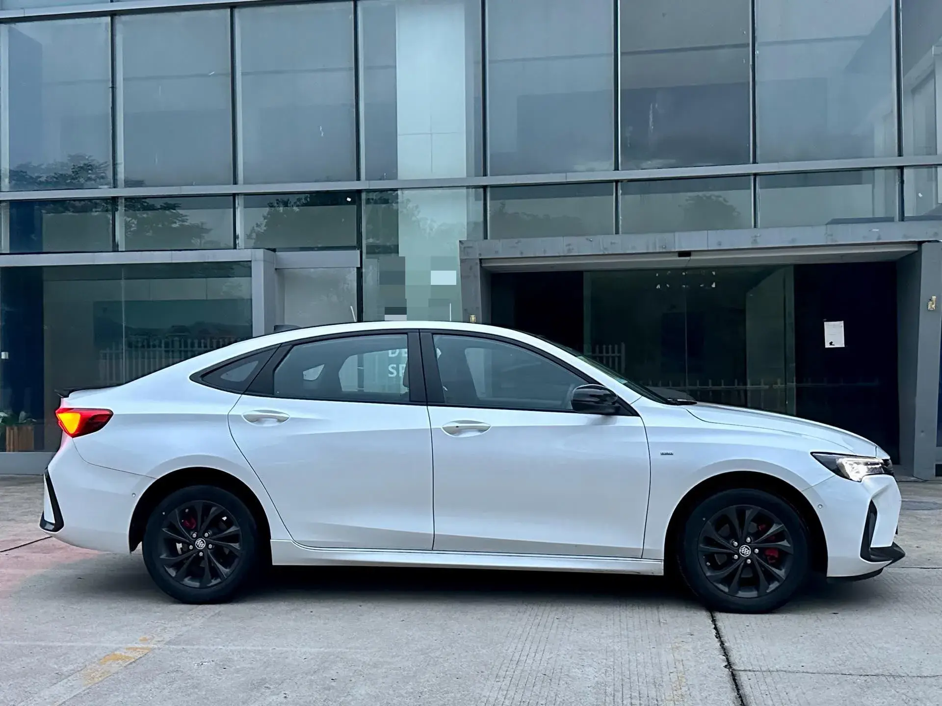 2023 BUICK VERANO thumbnail 3