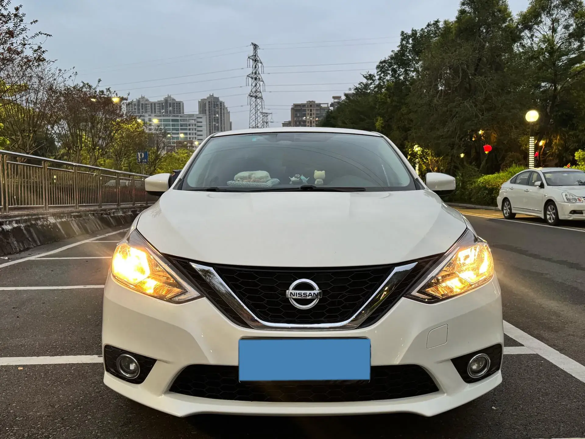2022 NISSAN SYLPHY thumbnail 3