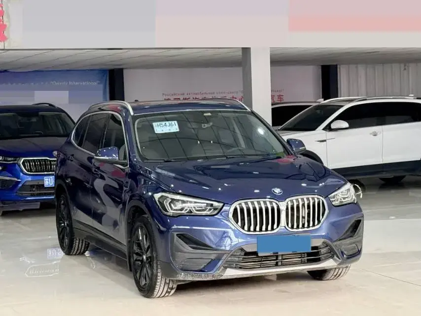 2021 BMW X1 thumbnail 3