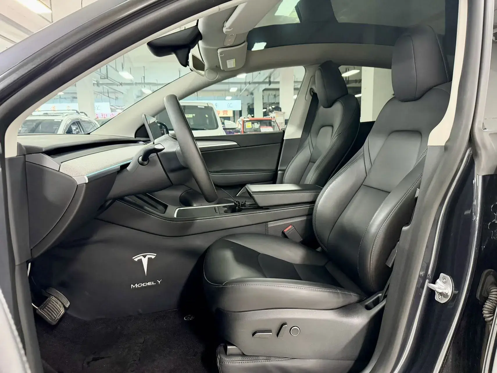 2024 TESLA MODEL thumbnail 4