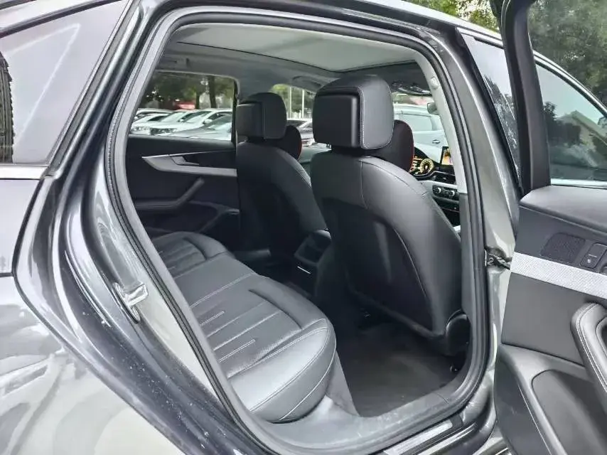 2020 AUDI A4L thumbnail 4