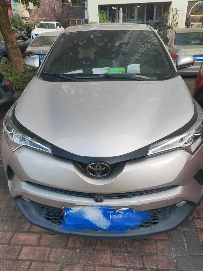 2020 Toyota C-HR 2.0L 171HP L4 CVT,autocango,china used car exporter,china ev exporter,chinese used car exporter,chinese used ev exporter