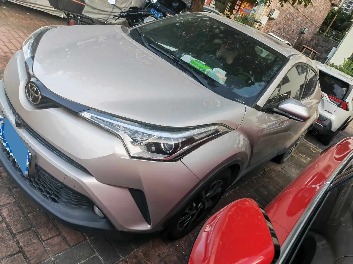 2020 Toyota C-HR 2.0L 171HP L4 CVT,autocango,china used car exporter,china ev exporter,chinese used car exporter,chinese used ev exporter