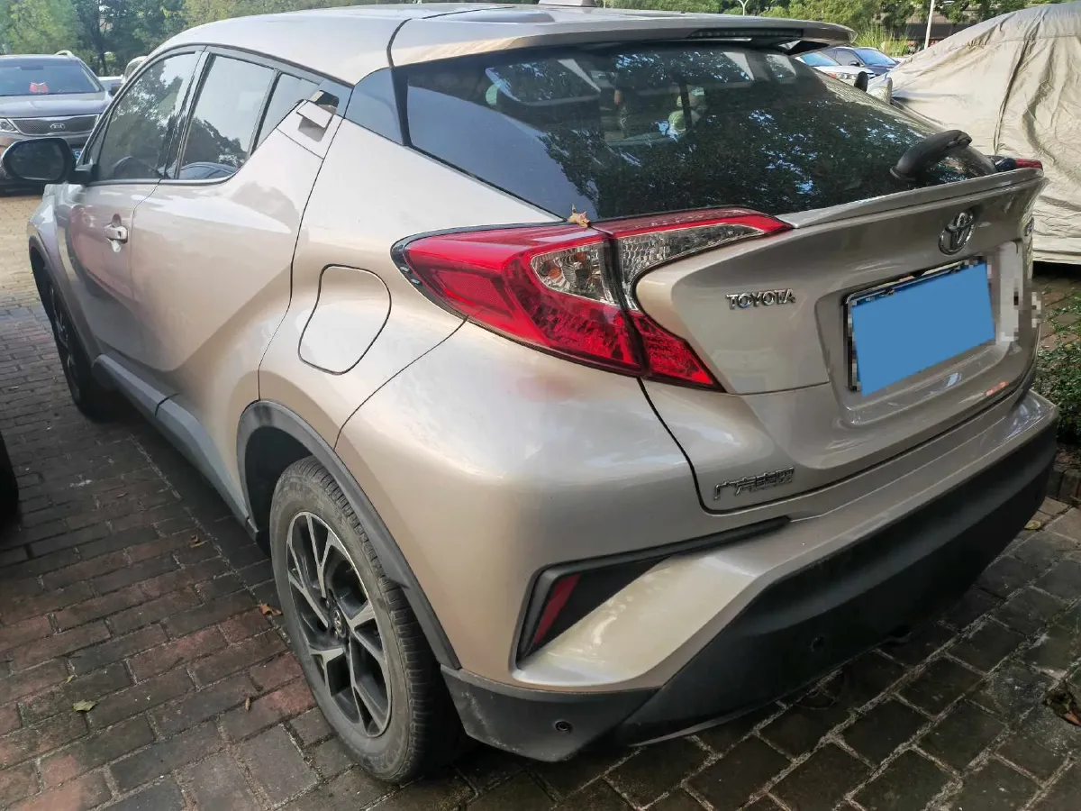 2020 Toyota C-HR 2.0L 171HP L4 CVT,autocango,china used car exporter,china ev exporter,chinese used car exporter,chinese used ev exporter