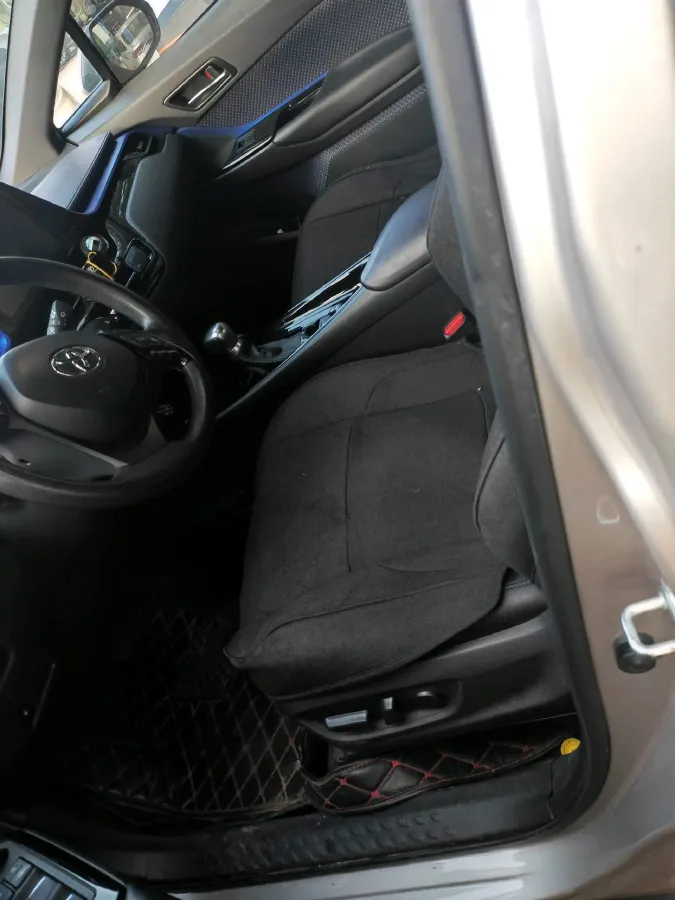 2020 Toyota C-HR 2.0L 171HP L4 CVT,autocango,china used car exporter,china ev exporter,chinese used car exporter,chinese used ev exporter