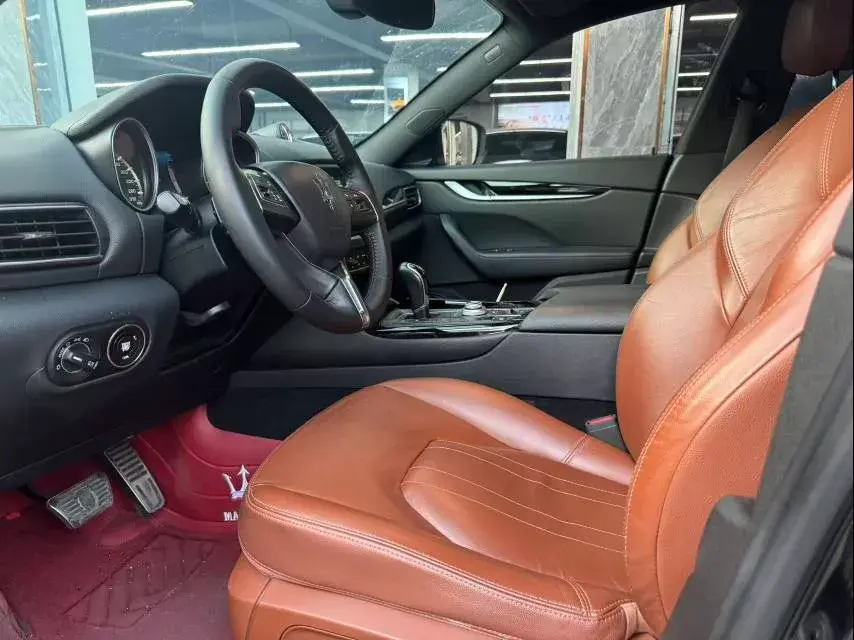 2016 MASERATI LEVANTE thumbnail 4