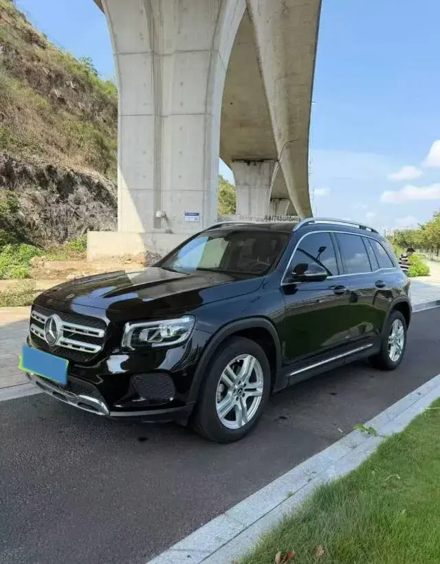 2023 MERCEDES-BENZ GLB view 1