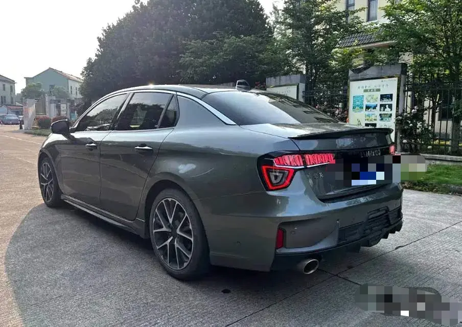 2022 LYNK&CO 03 thumbnail 2