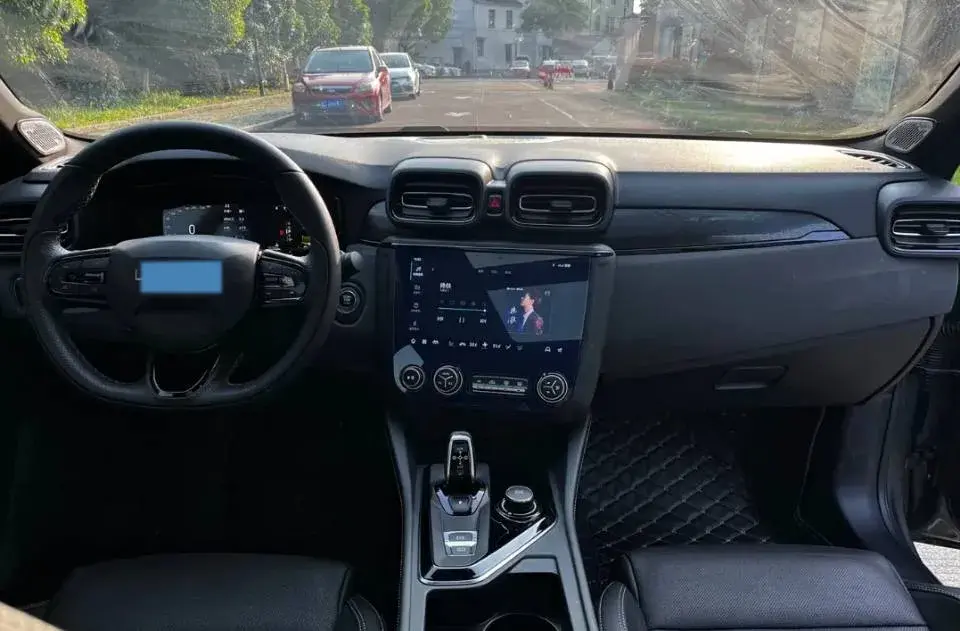 2022 LYNK&CO 03 thumbnail 3