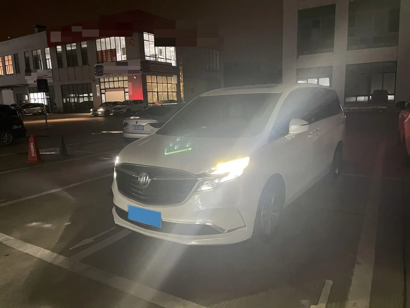 2020 BUICK GL8 view 1