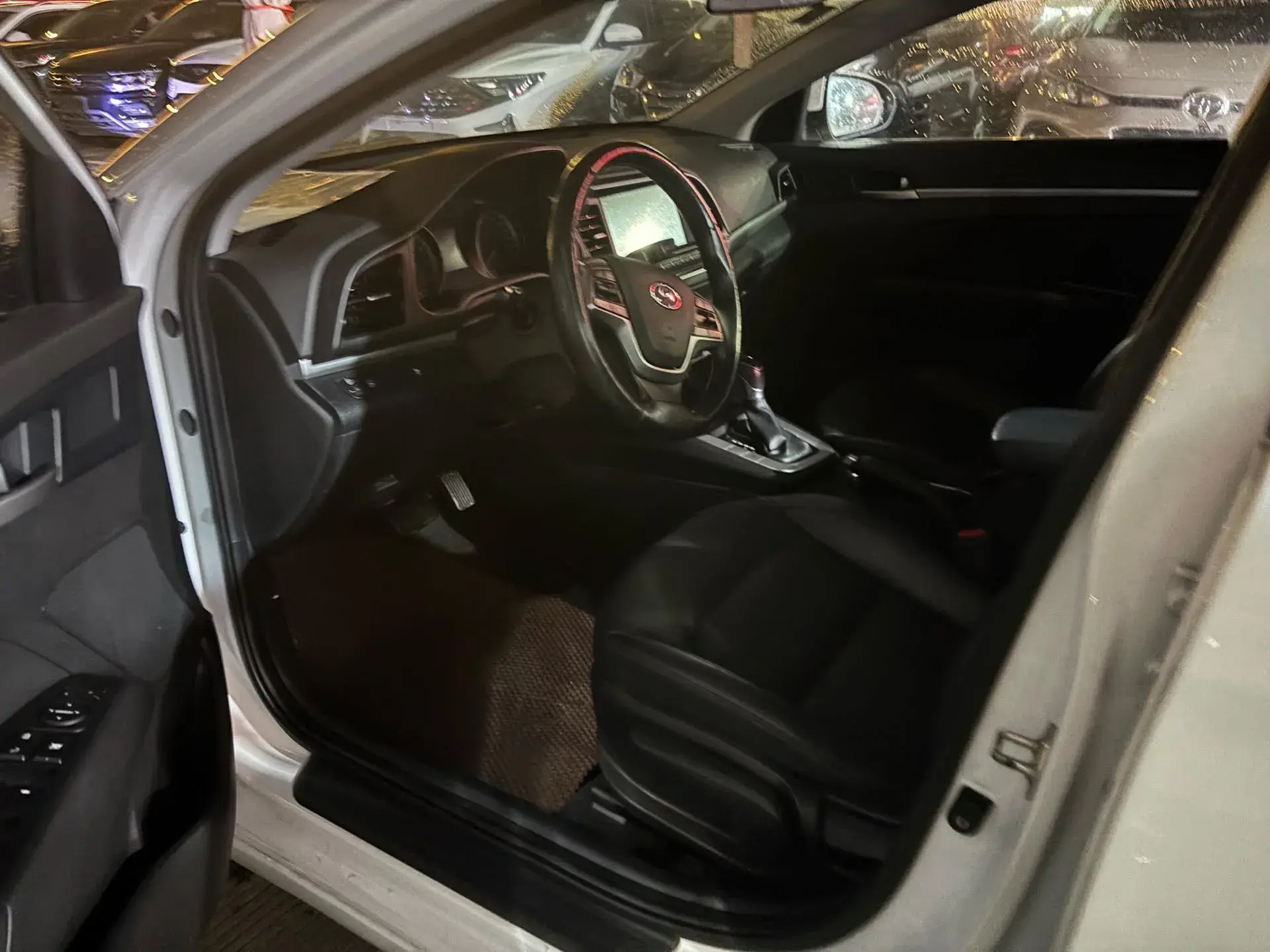 2019 HYUNDAI ELANTRA thumbnail 4