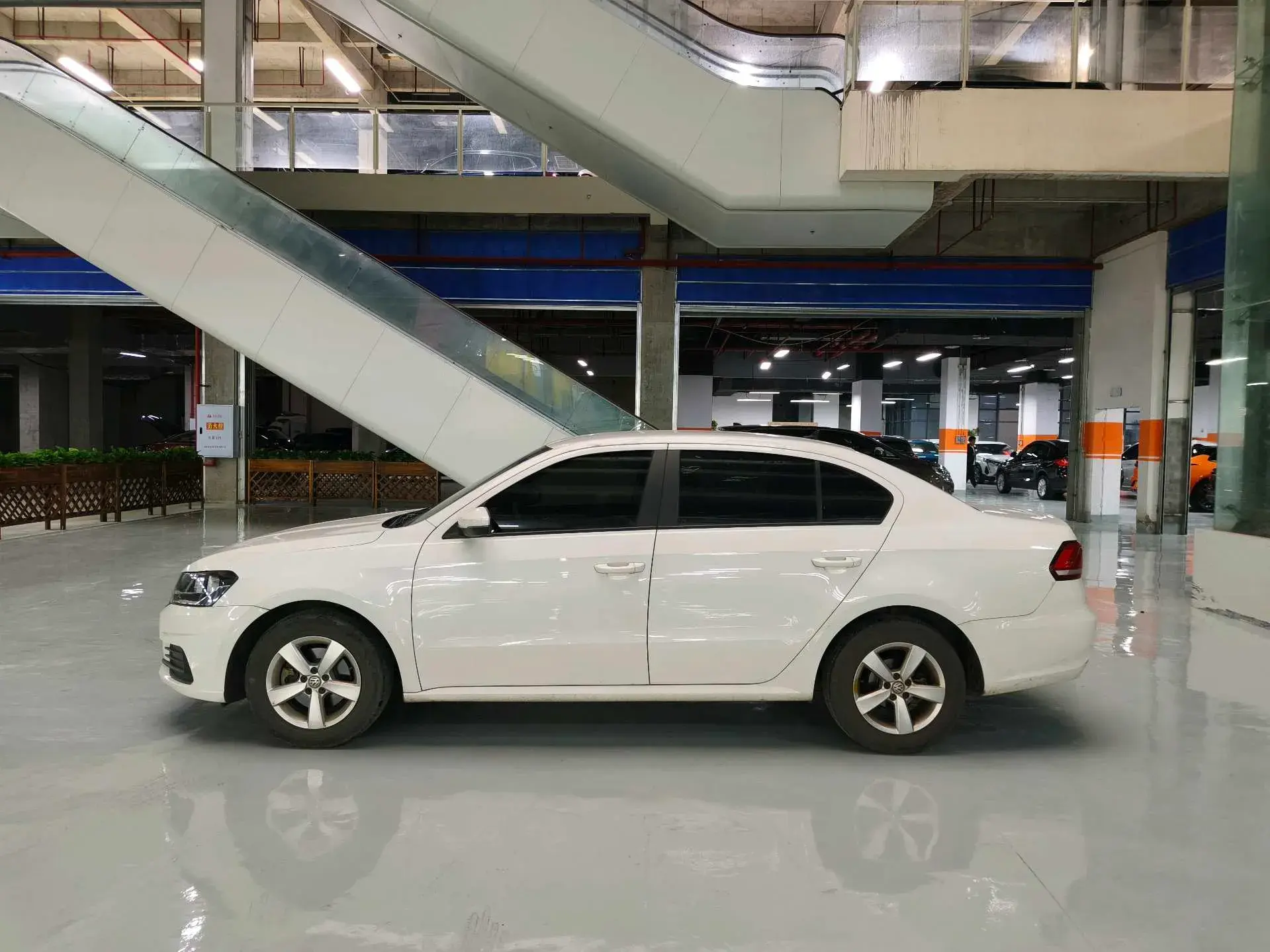 2019 VOLKSWAGEN LAVIDA thumbnail 4